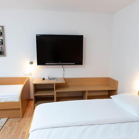 Apartmaji In Sobe Ramar Straza Esterno foto