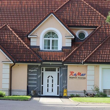 Apartmaji In Sobe Ramar Straza Esterno foto