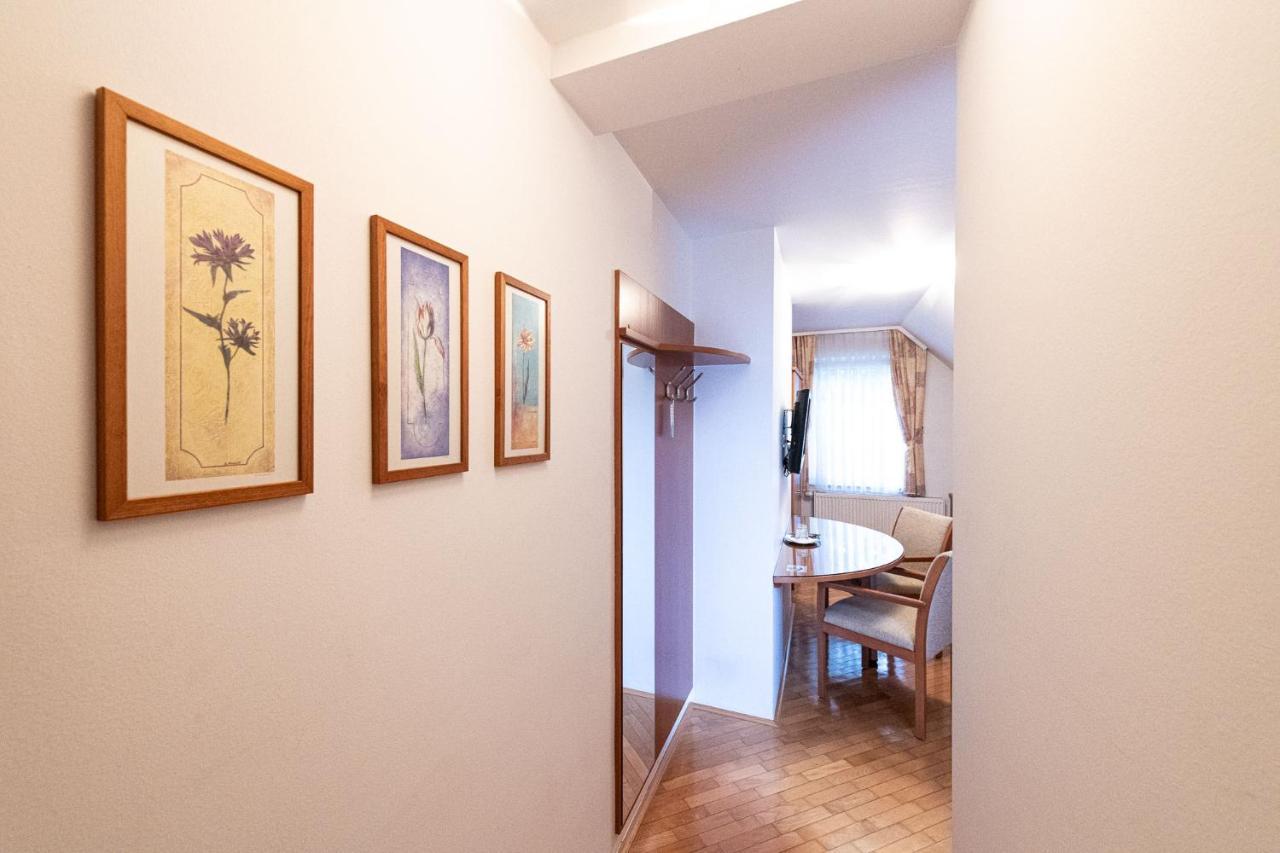 Apartmaji In Sobe Ramar Straza Esterno foto