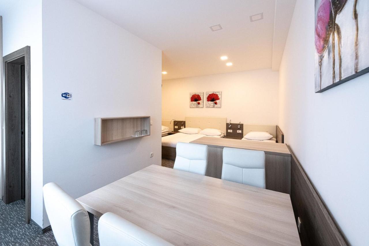 Apartmaji In Sobe Ramar Straza Esterno foto