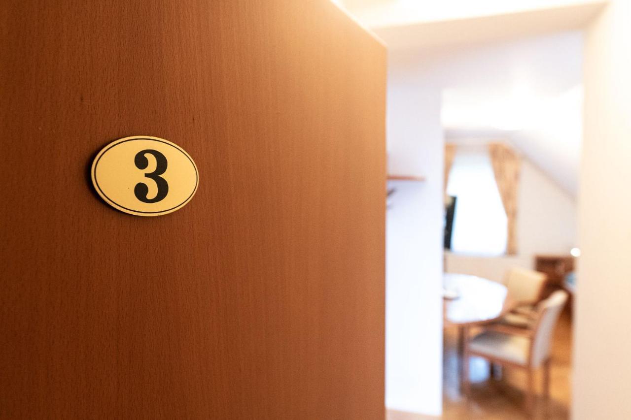 Apartmaji In Sobe Ramar Straza Esterno foto