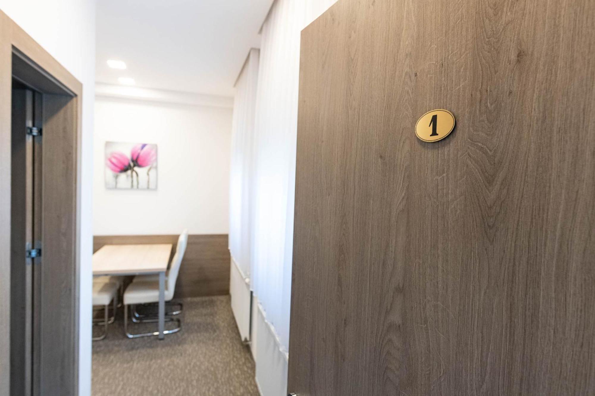 Apartmaji In Sobe Ramar Straza Esterno foto