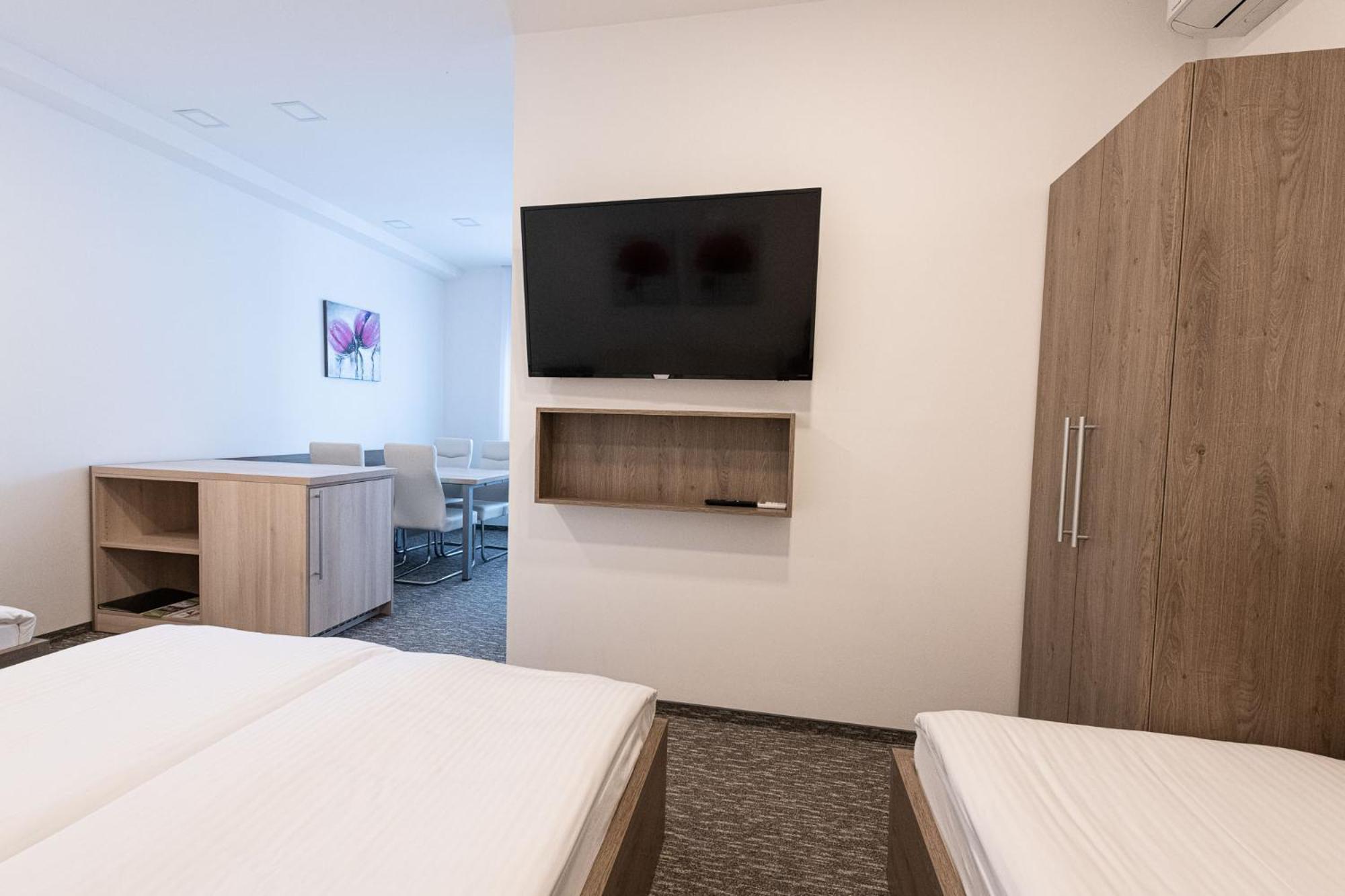 Apartmaji In Sobe Ramar Straza Esterno foto