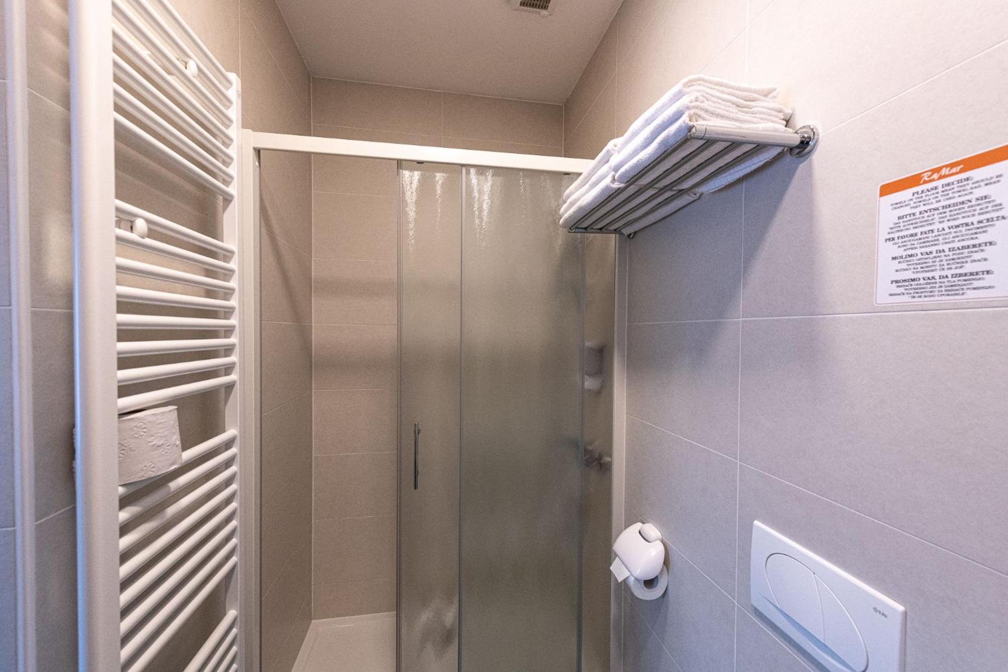 Apartmaji In Sobe Ramar Straza Esterno foto