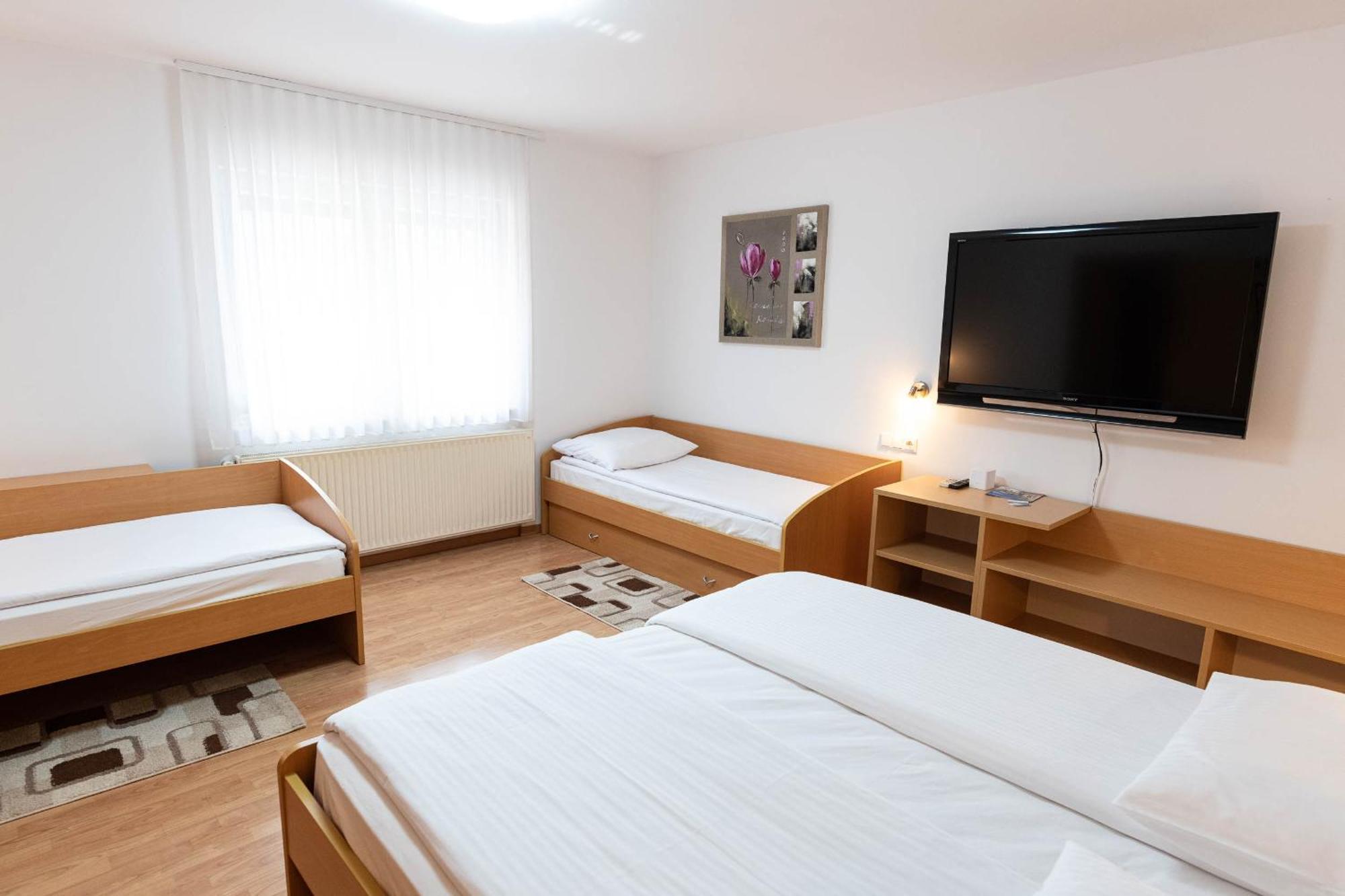 Hotel Apartmaji In Sobe Ramar Straza Esterno foto