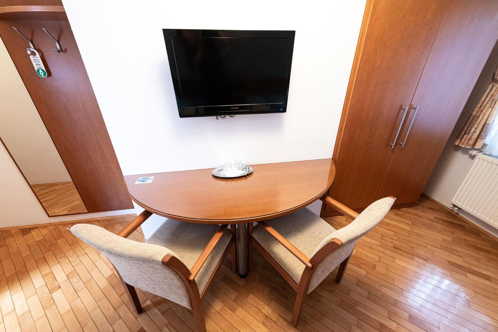 Apartmaji In Sobe Ramar Straza Esterno foto