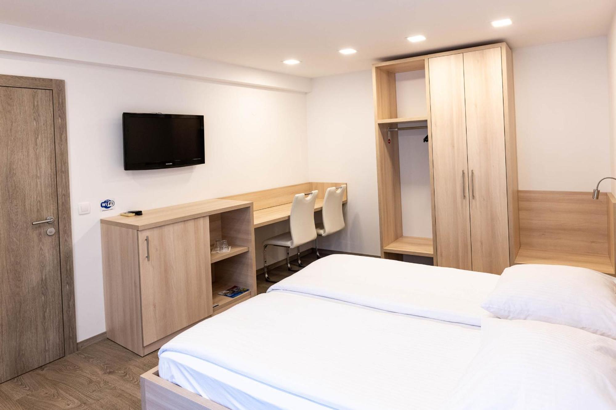 Apartmaji In Sobe Ramar Straza Esterno foto