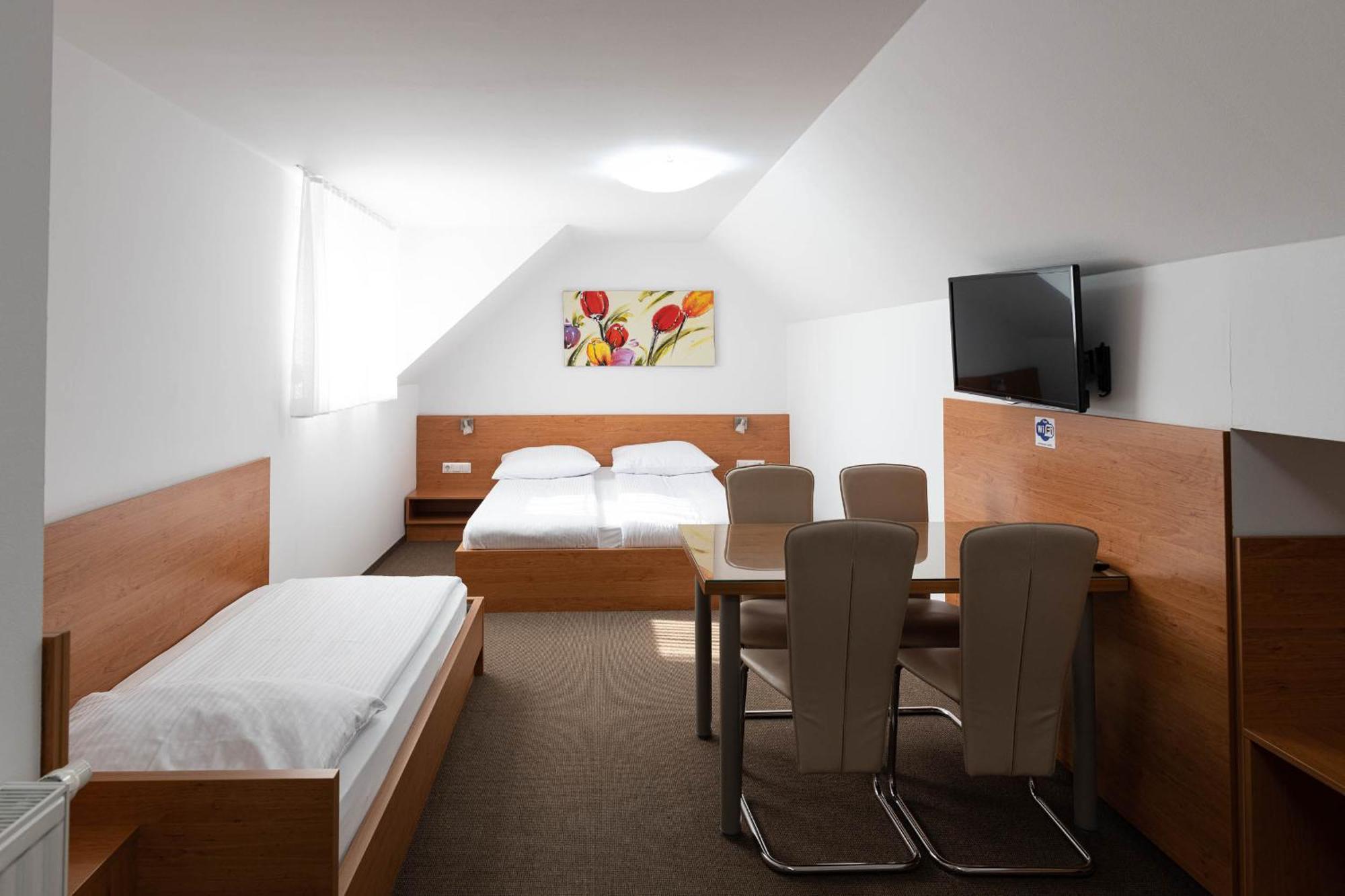 Apartmaji In Sobe Ramar Straza Esterno foto