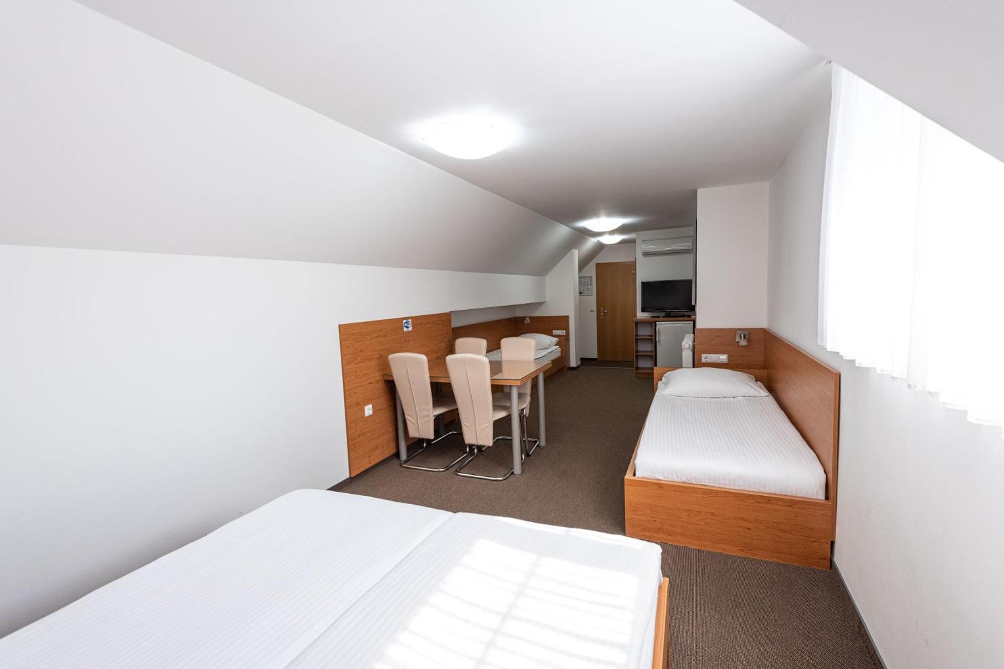 Apartmaji In Sobe Ramar Straza Esterno foto