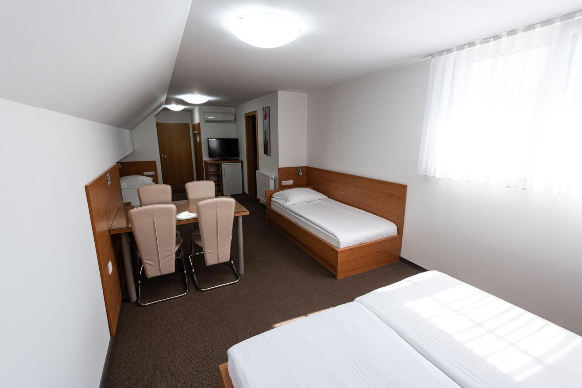 Apartmaji In Sobe Ramar Straza Esterno foto