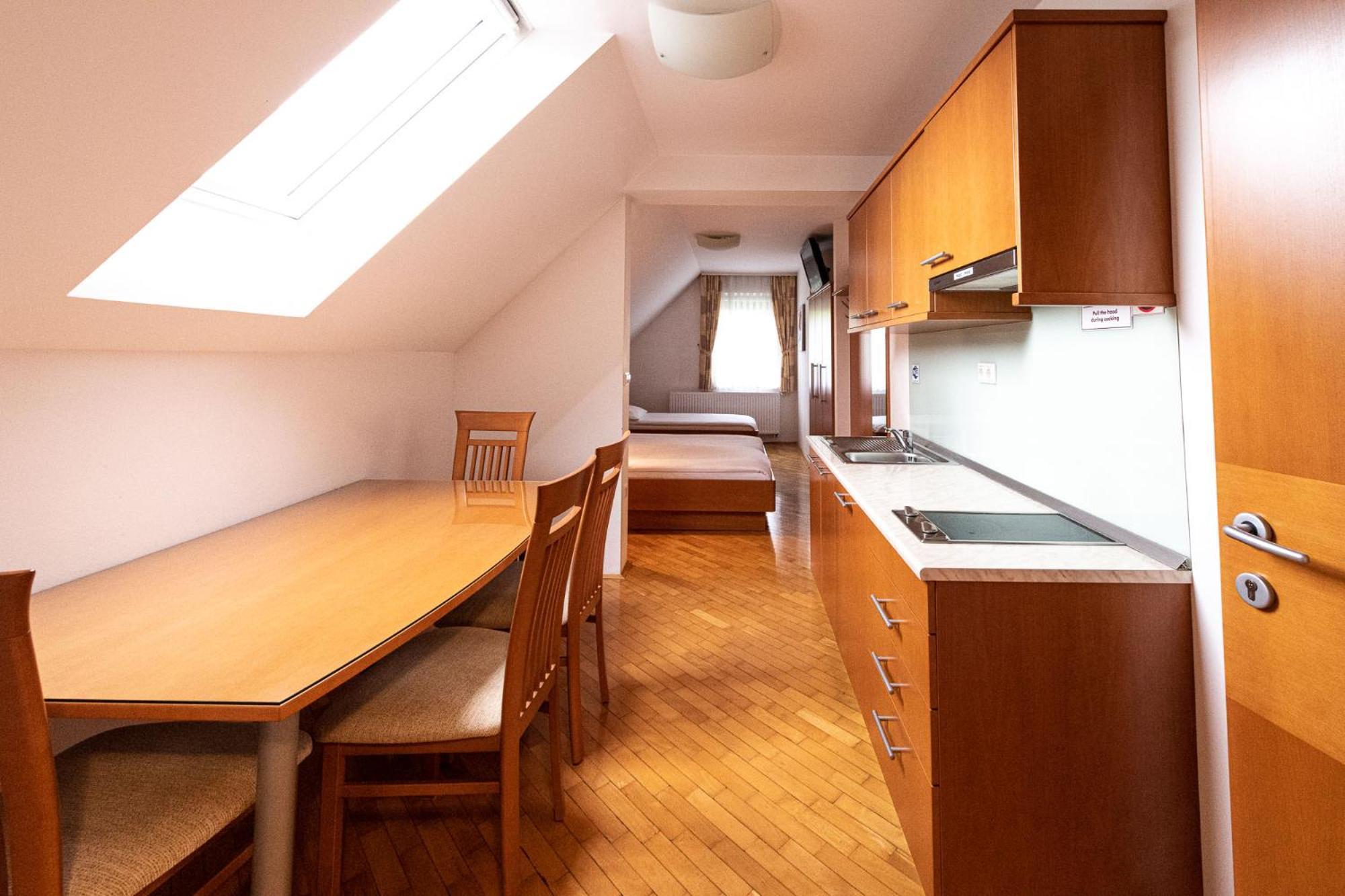 Apartmaji In Sobe Ramar Straza Esterno foto