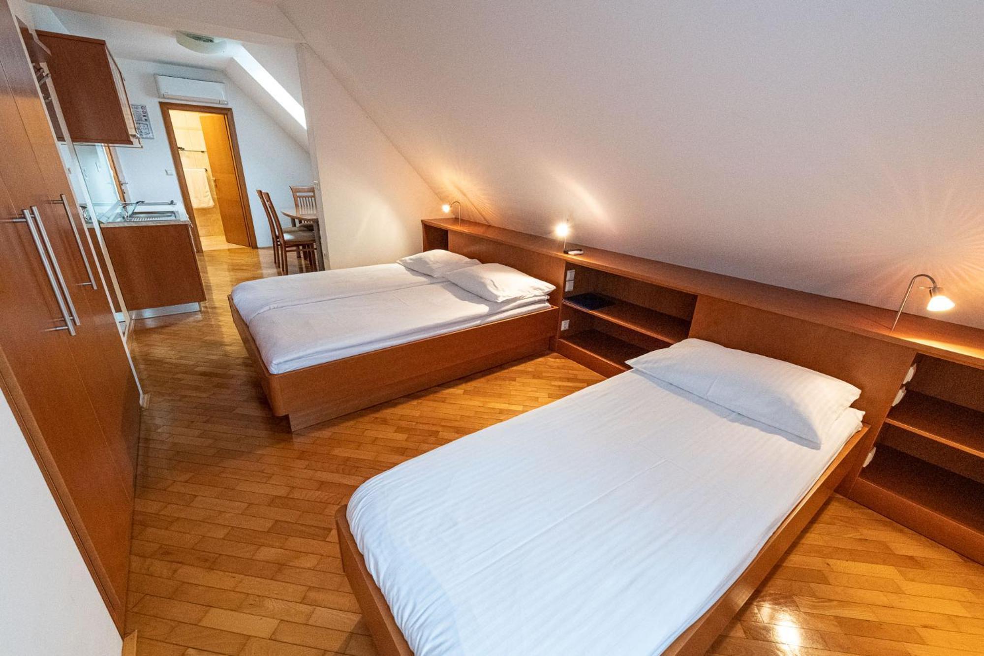 Apartmaji In Sobe Ramar Straza Esterno foto